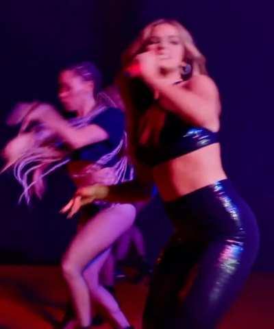 Addison Rae's Ass is too much