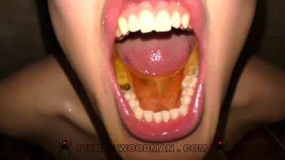 Laure Zecchi - Piss Drinking