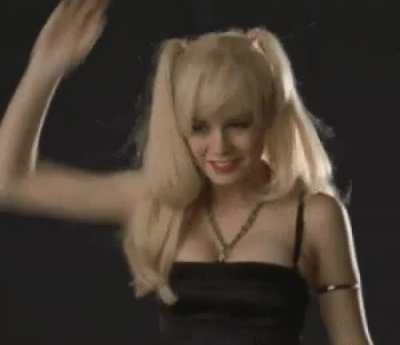 Cuteness overload - Brie as Envy Adams