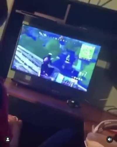 We like fortnite we like fortn