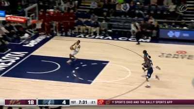 [Highlight] Okoro throws down the thunderous dunk to put the Cavs up by 16 points less than 5 minutes in to the game.