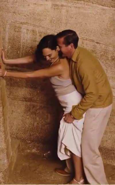 Gal Gadot wants to get fucked in the ass