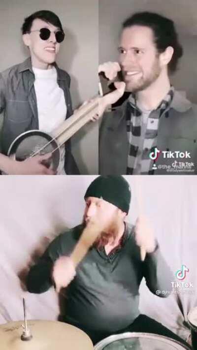 Oddly terrifying animatronic band