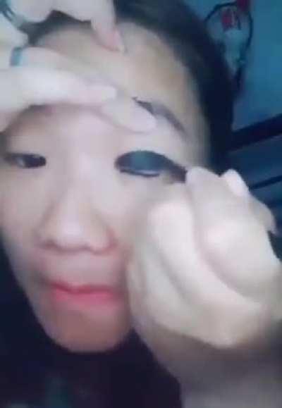 Doing your eye makeup