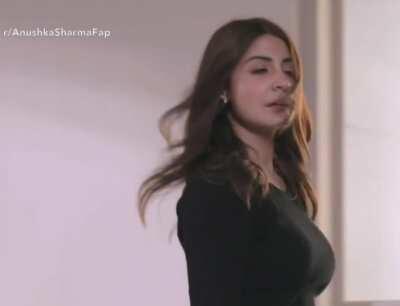 Anushka Sharma bhabi's bouncing boobs