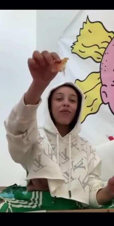 🚨 FULL TITTY EXPOSED 🚨