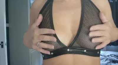 Something to brighten up a dreary Saturday morning....😈