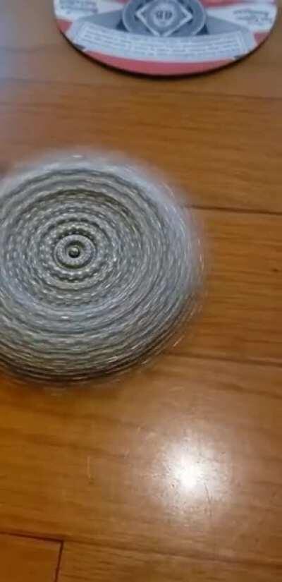 I make tops made of magnetic balls to ease my mind. What do you think?