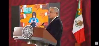 Su gobierno rebasado, humillado y en crisis de todos aspecto mientras el presi lo toma así: