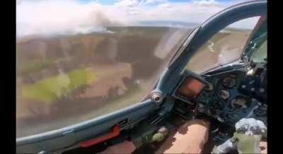 Ukrainian Su-25 performs a combat mission on the east of Ukraine [video]