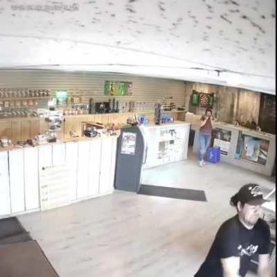 Грабители какие-то совсем некомпетентные