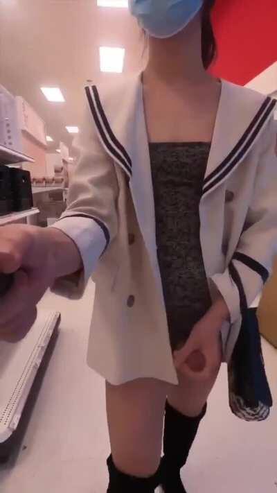 Public flashing and cumming in shopping mall