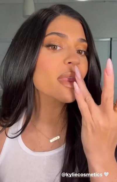 Kylie Cosmetics Glam