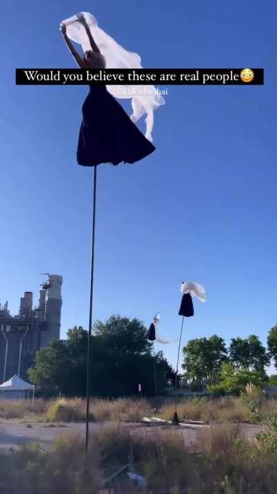 Are these real people or fake😃