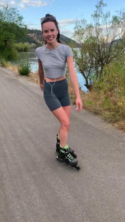 rollerblade pokies 😜 happy Friday guyssss