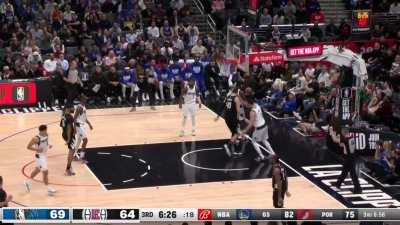 [Highlight] Josh Green gets his shot demolished at the rim by Zubac