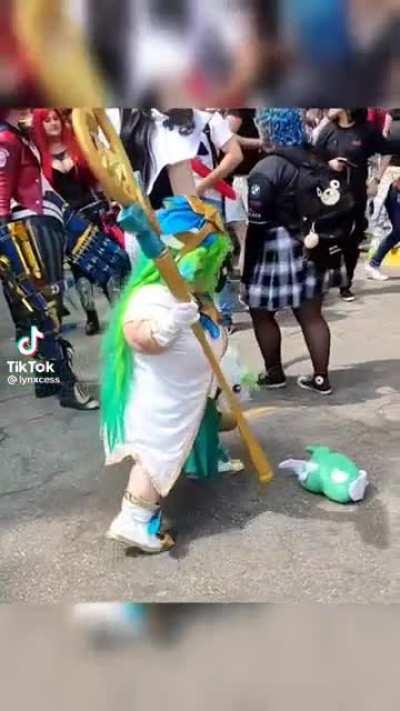 My Lulu whenever Zed ults me 🤭