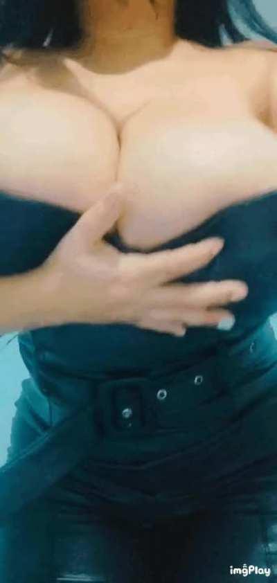 Do you feel ready to serve?.kik rabittists, Telegram @dannie_d23 available for femdom session, sissy train, SPH, customs and more.