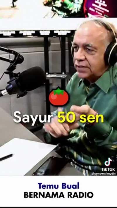 Mydin’s boss breaking down the cost for Menu Rahmah