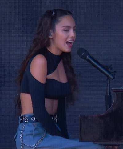 Her performance overall was 10/10 but this outfit? 11/10