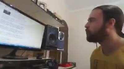 Woods contado historias de sua infância.