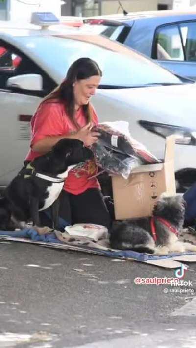 she truly is grateful..u can see it