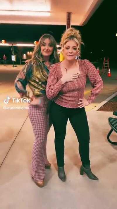 Crossover of the Century with Lainey Wilson. 👀 finger up her ass haha