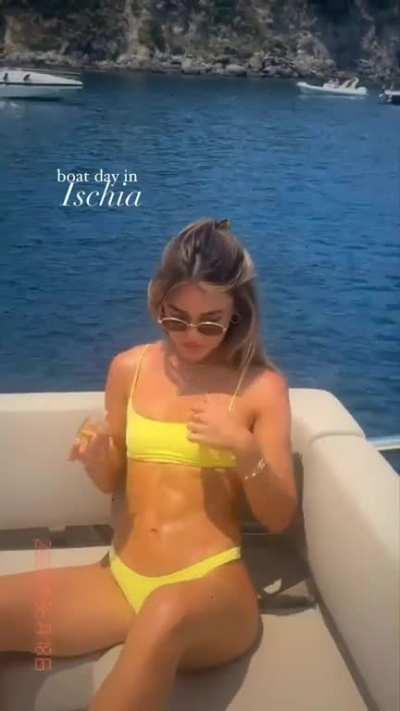 Care to lend a hand? 😏 👙