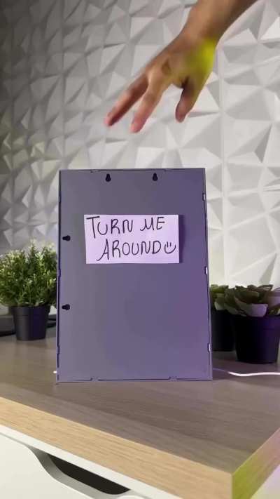 What is this ad 😭