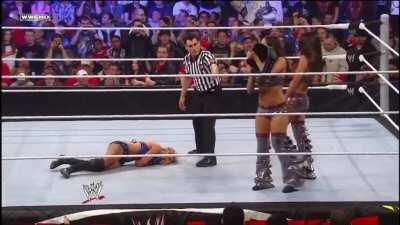 Kelly Kelly falls for the Bella Twins switch and pays for it each time