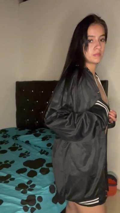 Guys generally call me cute but never hot... Am I hot latina?