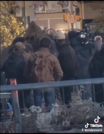 Bella and Pedo spotted on set dancing, this is actually the closest video we got of both of them as their characters, omg