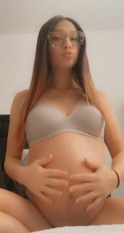 🤰