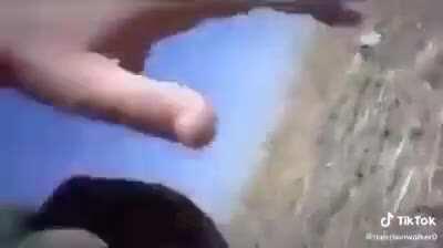 Oye amigo tu bazooka esta al revés