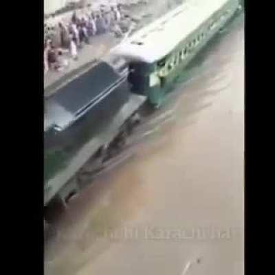 PPP's Sindh Govt introduces Water Train in Karachi