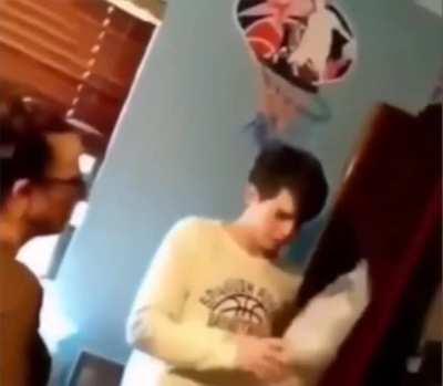 WCGW ordering a bong online