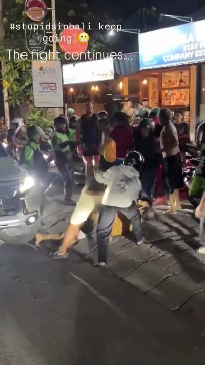 Crypto bro gets his ass kicked in the streets of Bali