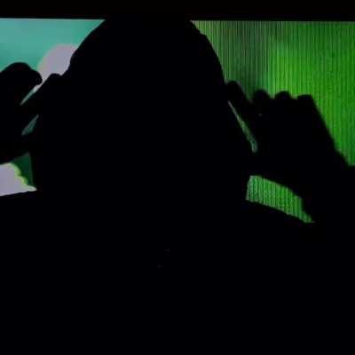 he pitching up his vocals against 👁️?