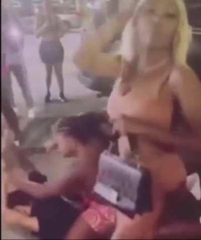 I truly don’t know how/why she’s naked… (quality ain’t that great ik ik)