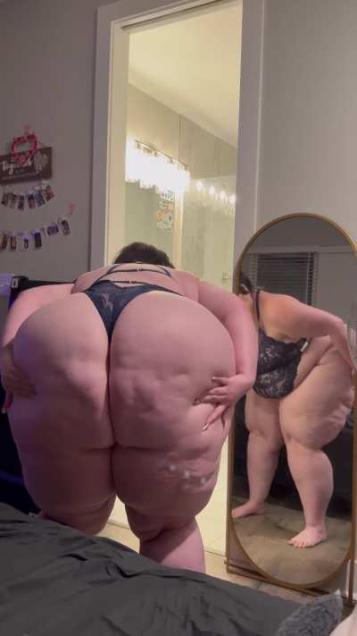 Is this fat ass worthy enough for your cum?