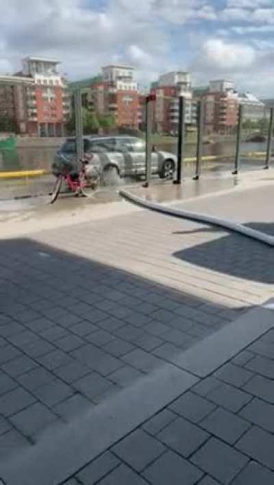 Wile E. Coyote style