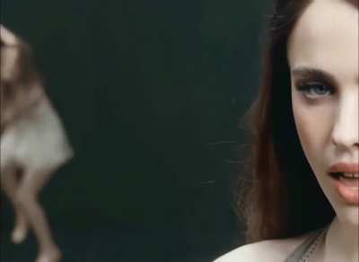 Margaret Qualley and Talia Ryder