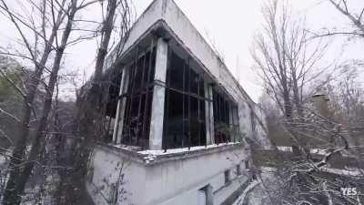 To some, it’s the Erangel school pool. But in 1986, it was a pool in a town called Pripyat that was abandoned in 1986 after the Chernobyl disaster that took place 2 miles away.