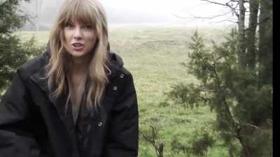 Taylor on her decision to be barefoot for Safe & Sound.