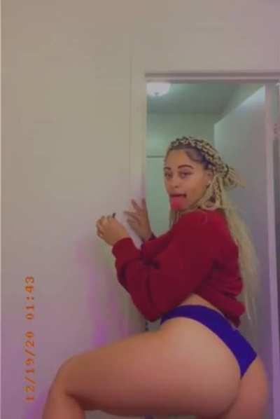 i got some content coming for y’all boys just upvote this 🤟🏽