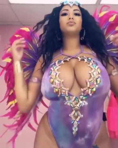 Thicc Leila Grey 🔥