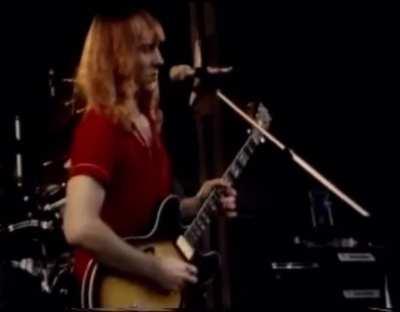 Alex Lifeson of Rush playing this guitar solo is simply otherworldly