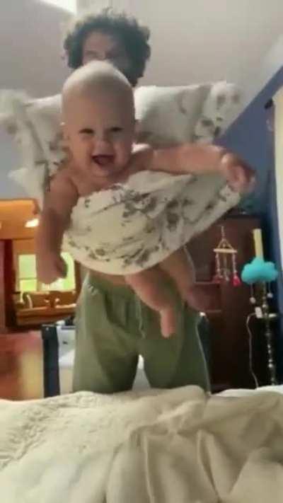 DaDDy trIEs tO WaKe Up HiS DeAD BAbY bUT He BeCaMe aN AnGeL anD wenT to HeaVeN