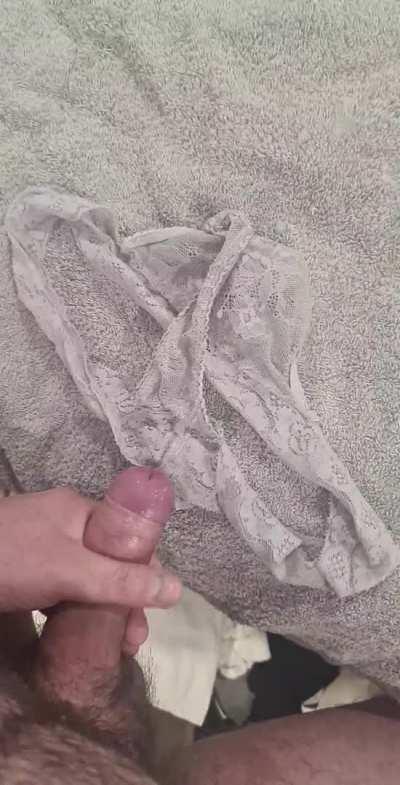 I love cumming in her panties.