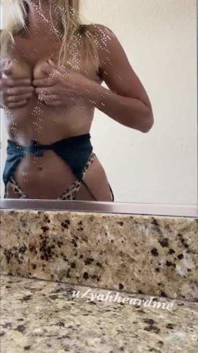 YHM back to…Get it, get it, get it, get it..Ow, ow, ow..Show them girl, yeah 💦